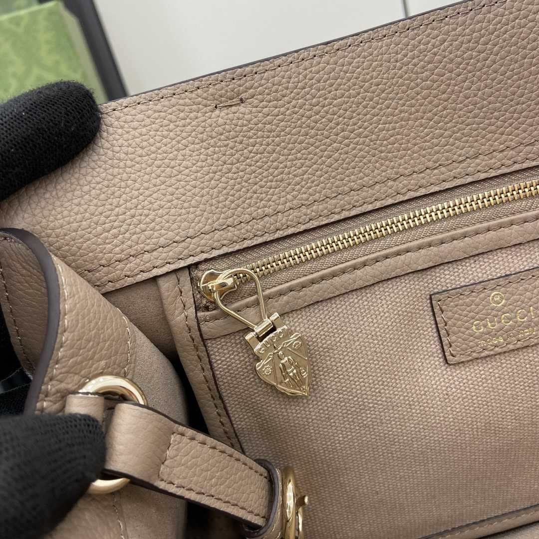 Gucci Medium Tote Bag With Hook Closure - DopestKickz