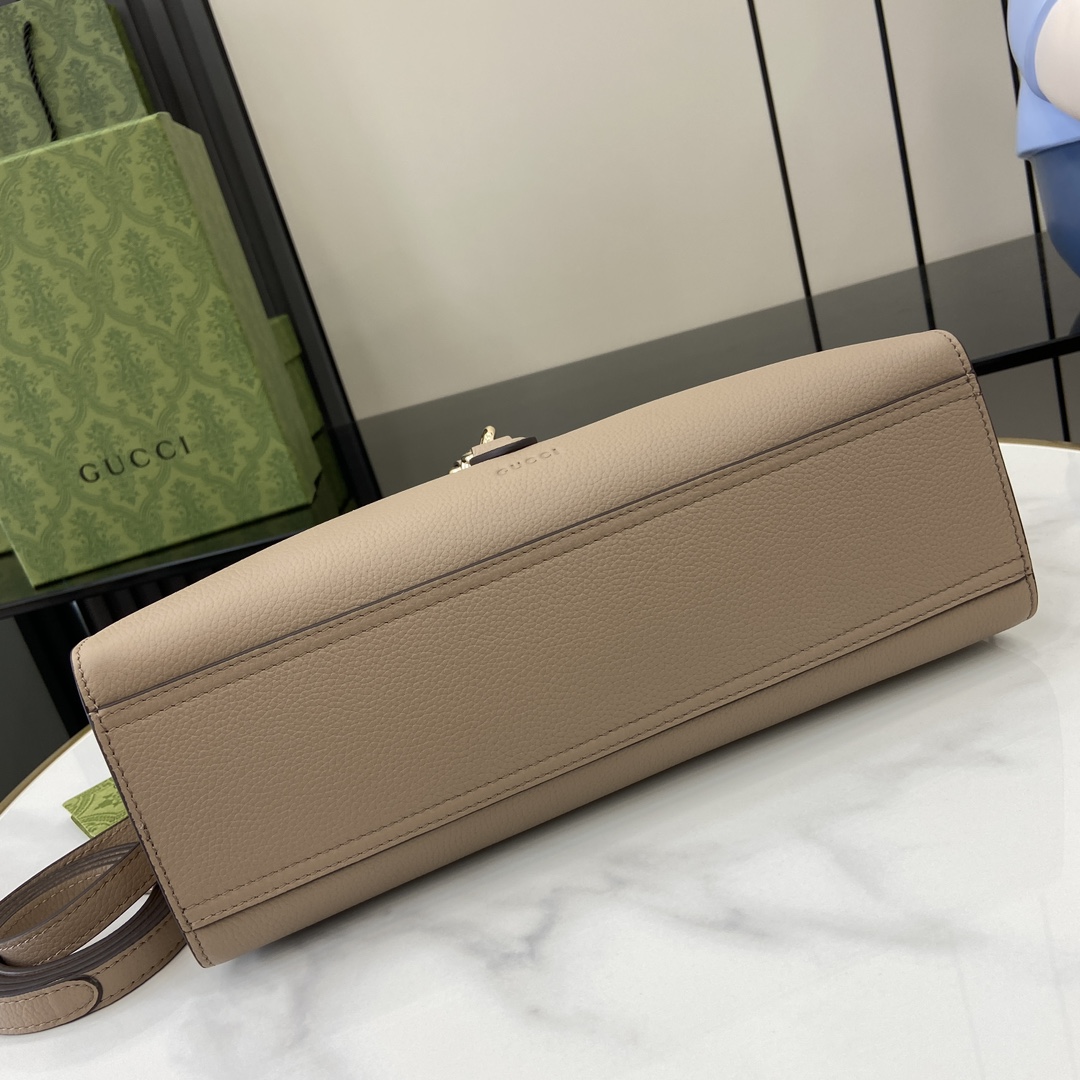 Gucci Medium Tote Bag With Hook Closure - DopestKickz