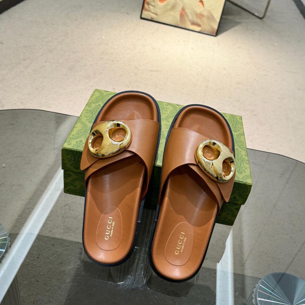 Gucci Women's Marina Chain Slide Sandal - DopestKickz