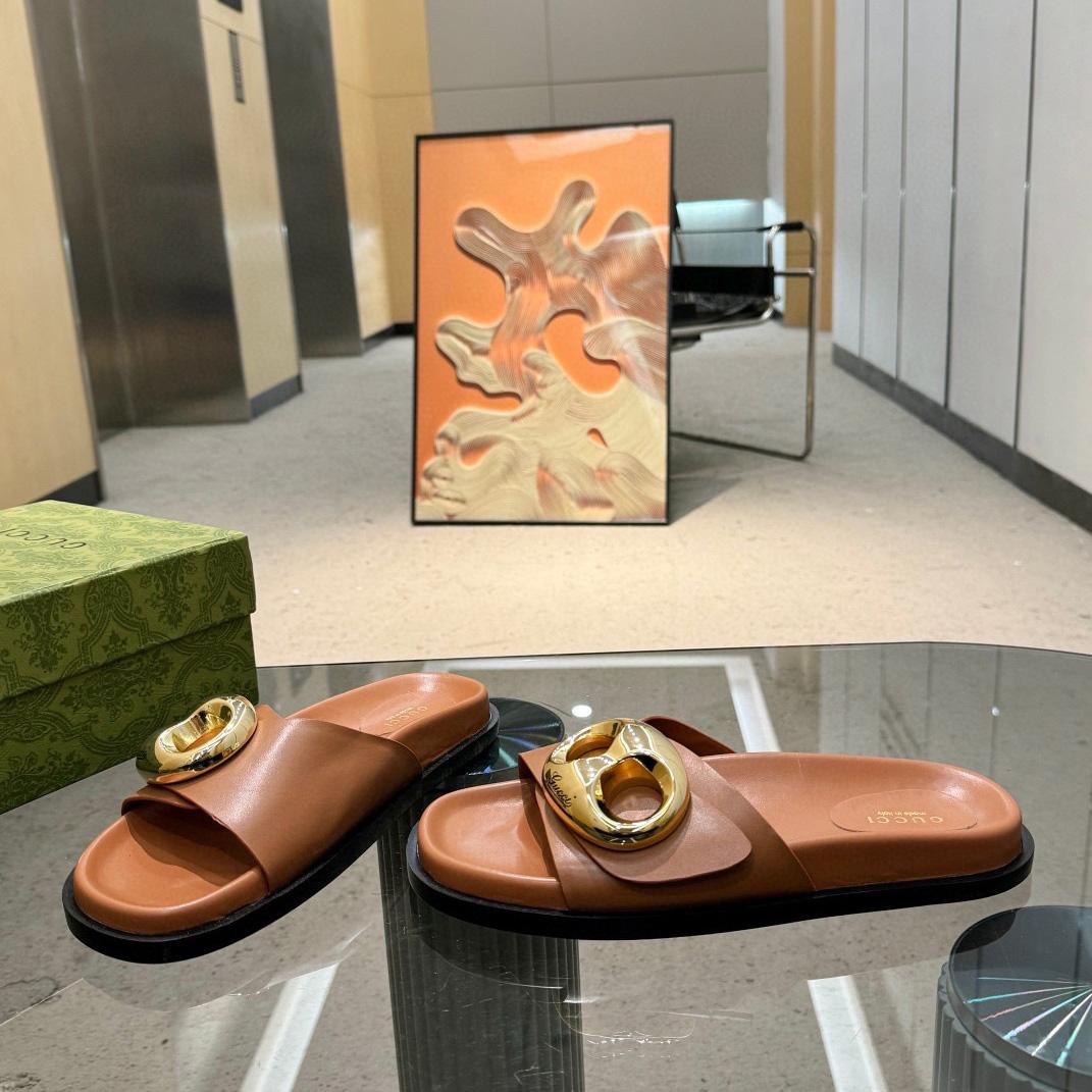 Gucci Women's Marina Chain Slide Sandal - DopestKickz