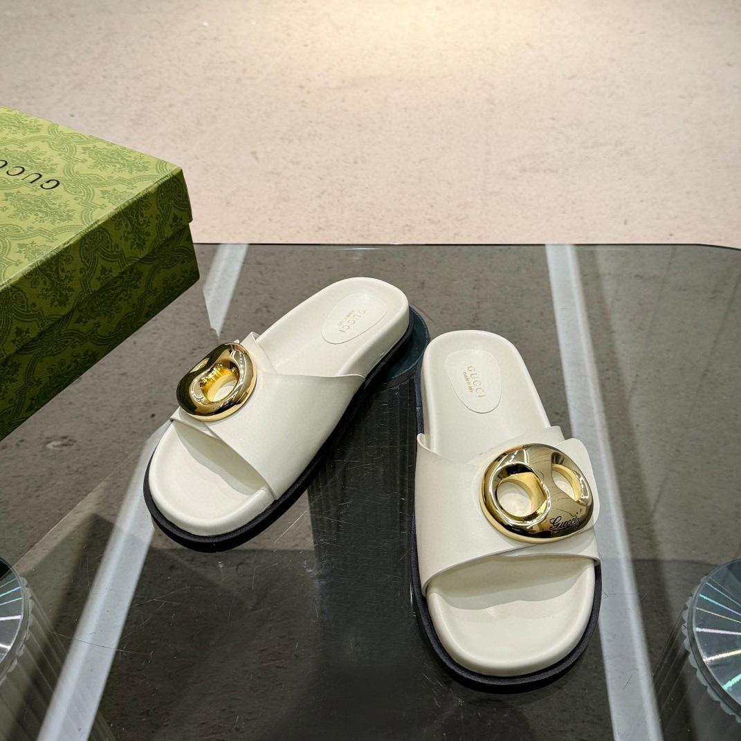 Gucci Women's Marina Chain Slide Sandal - DopestKickz