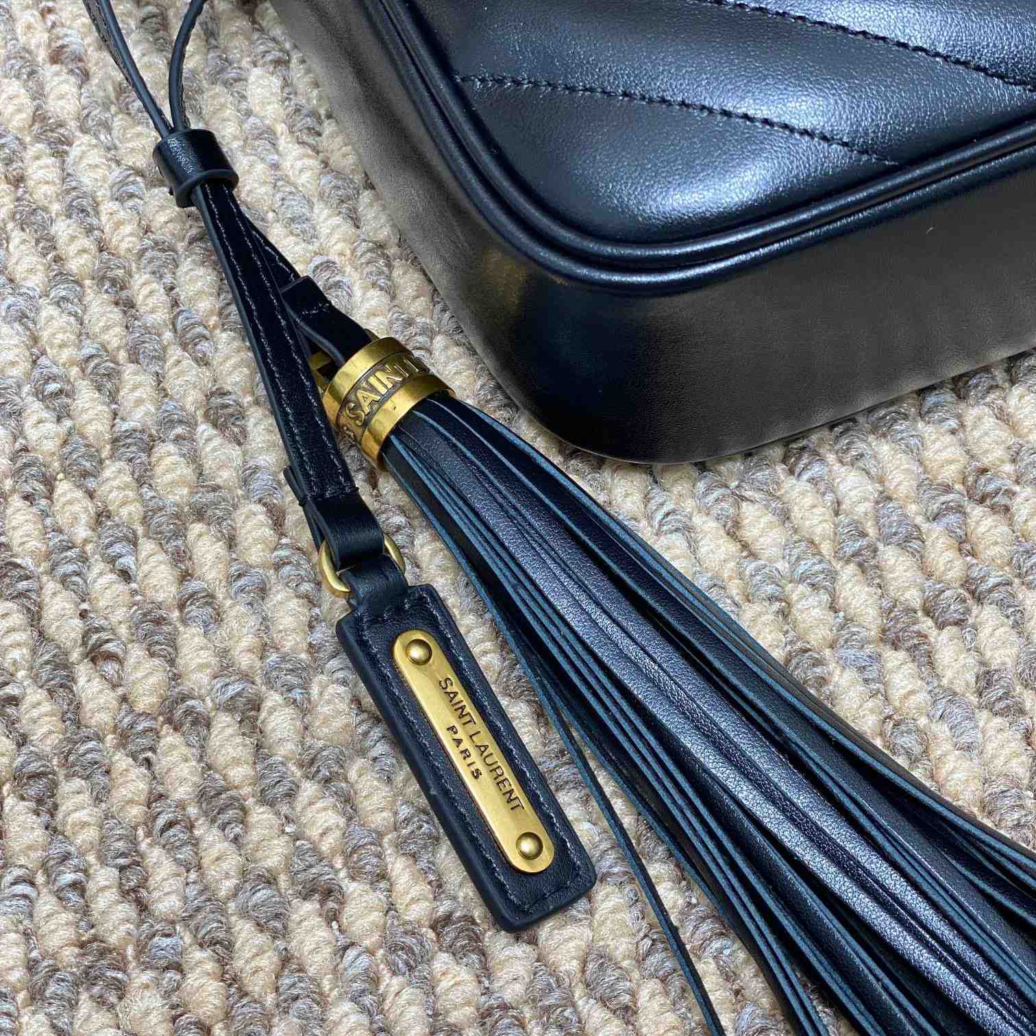 Saint Laurent Lou Tassel Camera Bag  (23x16x6cm) - DopestKickz