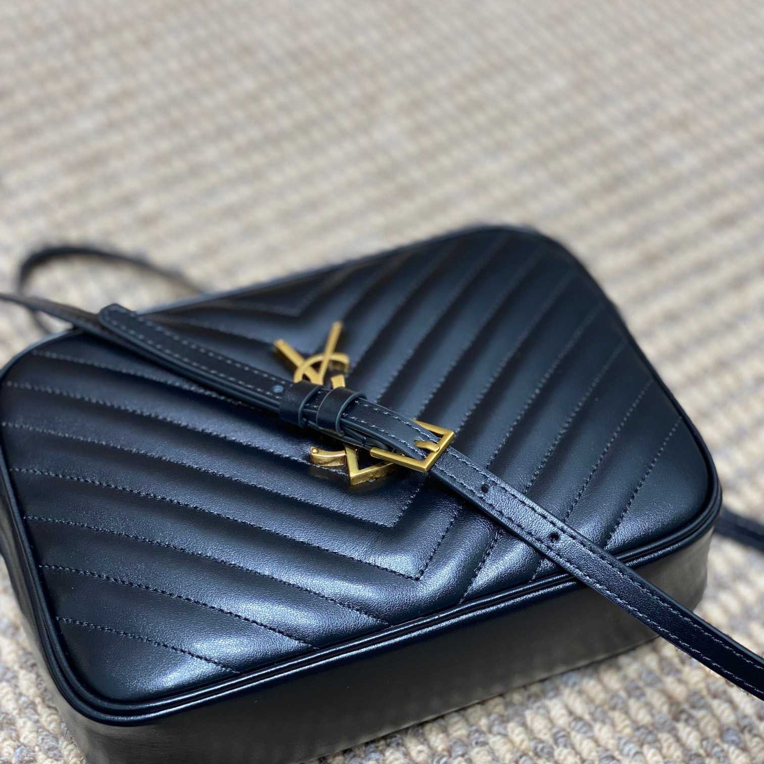 Saint Laurent Lou Tassel Camera Bag  (23x16x6cm) - DopestKickz