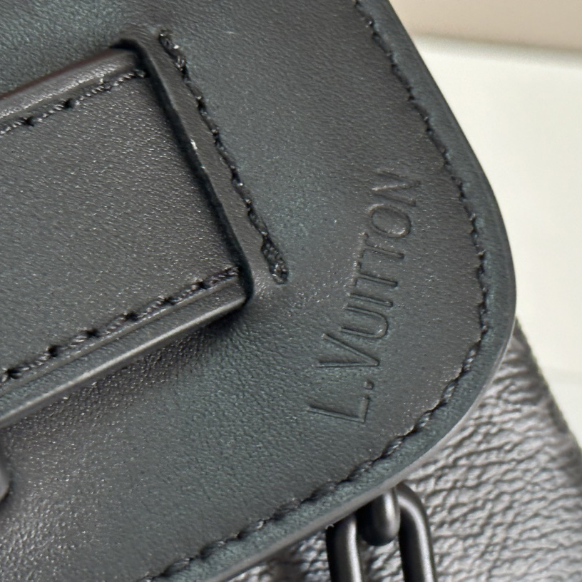 Louis Vuitton Steamer PM   M46953 - DopestKickz