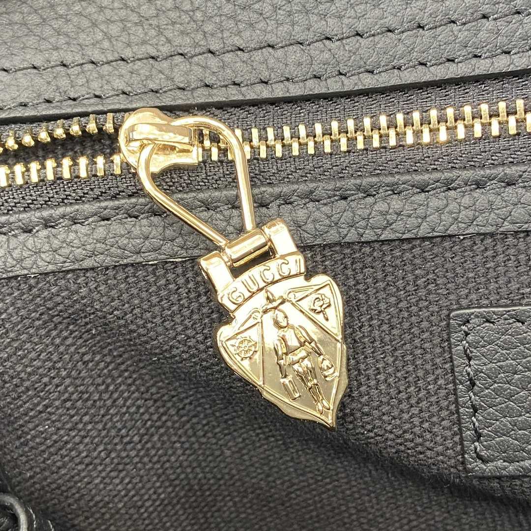 Gucci Medium Tote Bag With Hook Closure - DopestKickz