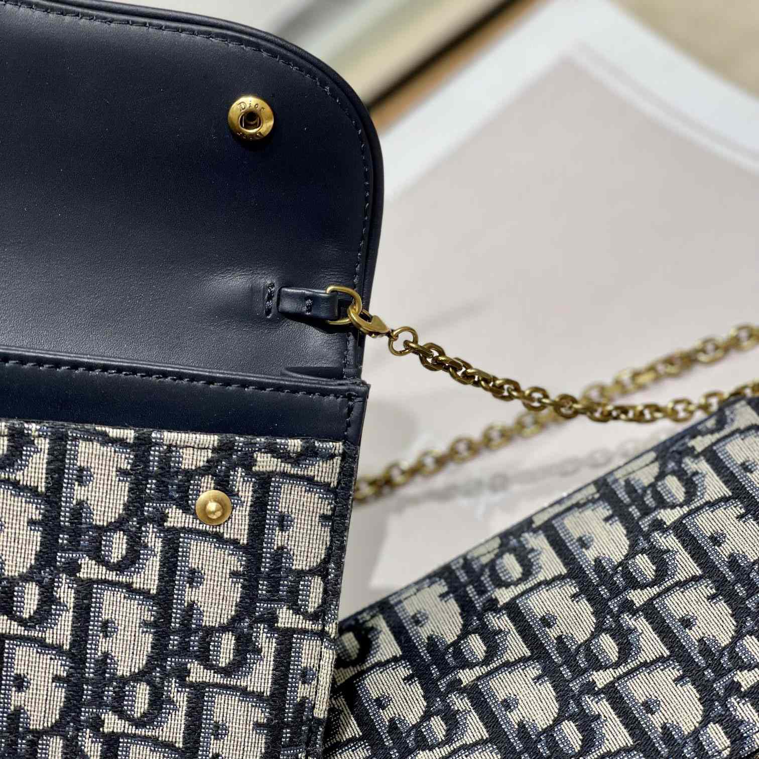 Dior Saddle Pouch With Chain - DopestKickz