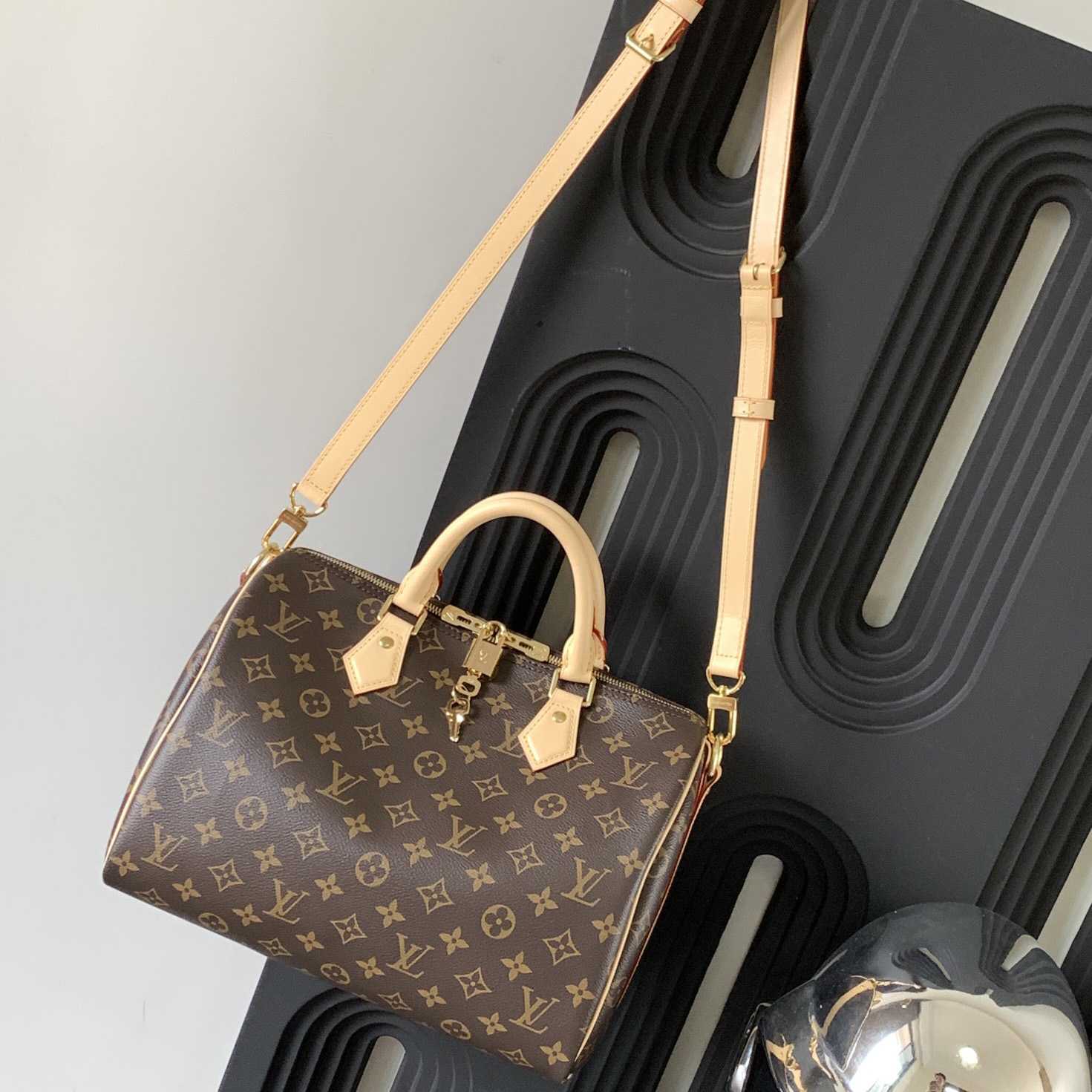 Louis Vuitton Speedy Bandoulière 30 M41112 - DopestKickz