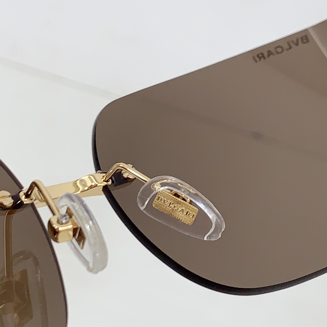 Bvlgari BV40025U Sunglasses    - DopestKickz
