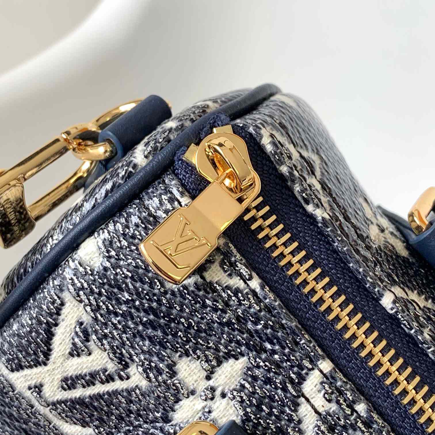 Louis Vuitton Speedy Bandoulière 20   M23069 - DopestKickz