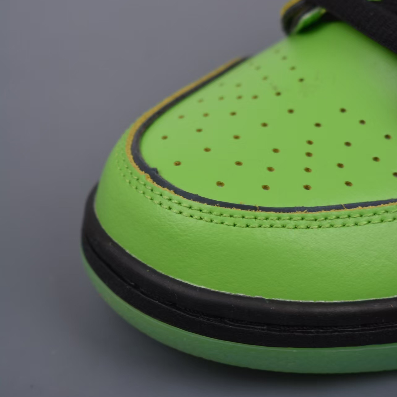 The Powerpuff Girls x Nike Dunk SB Low Sneaker      - DopestKickz