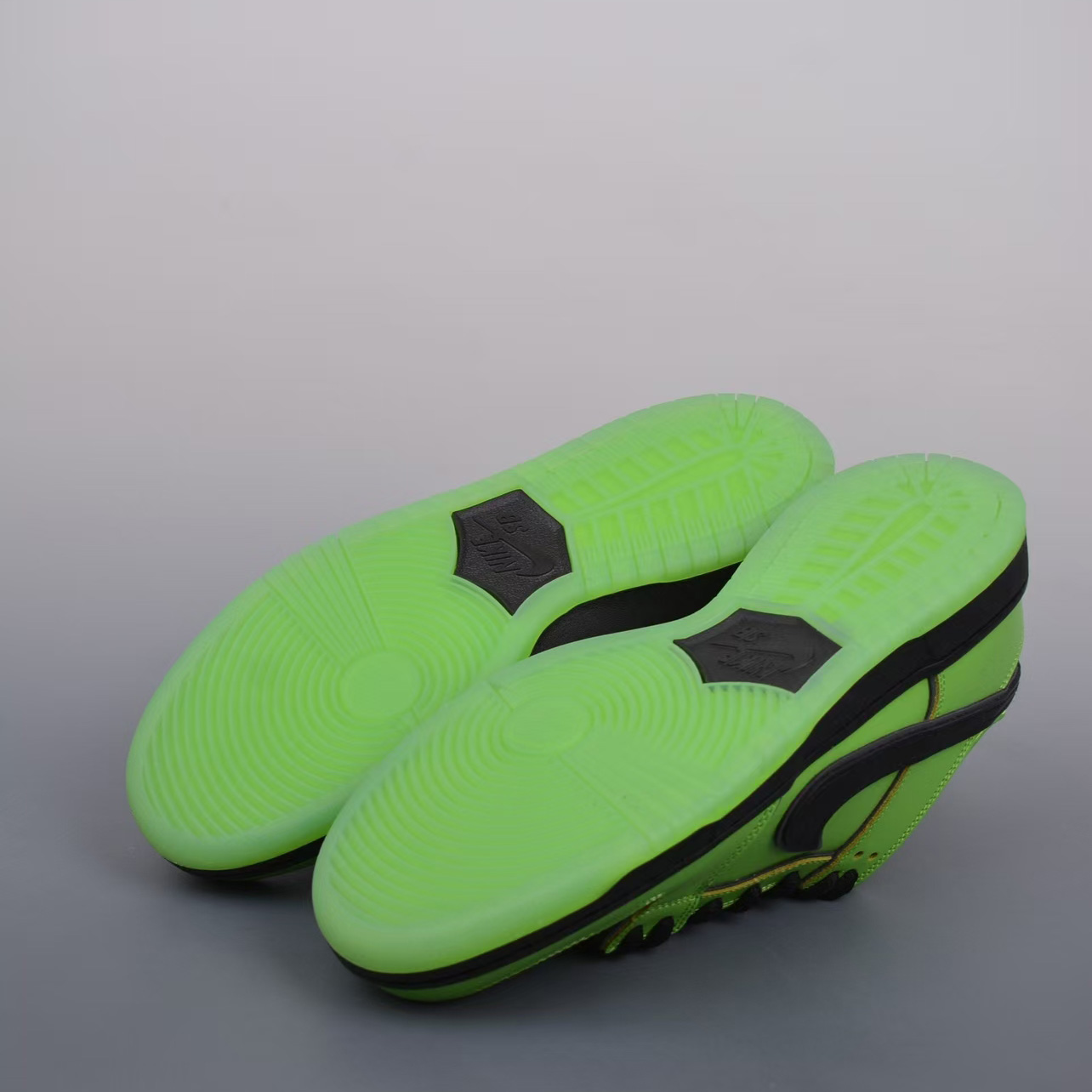 The Powerpuff Girls x Nike Dunk SB Low Sneaker      - DopestKickz