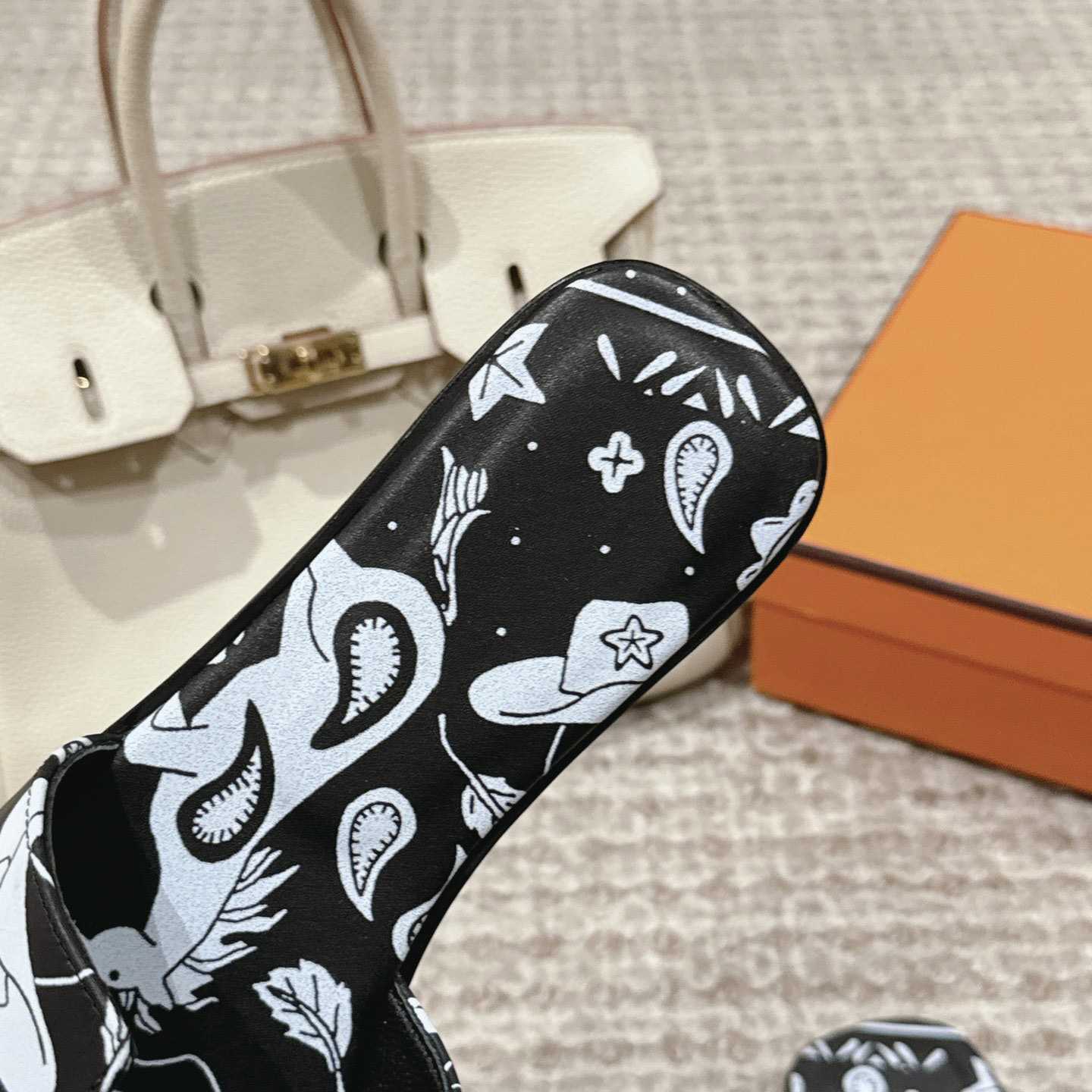 Hermes Oran Sandal - DopestKickz