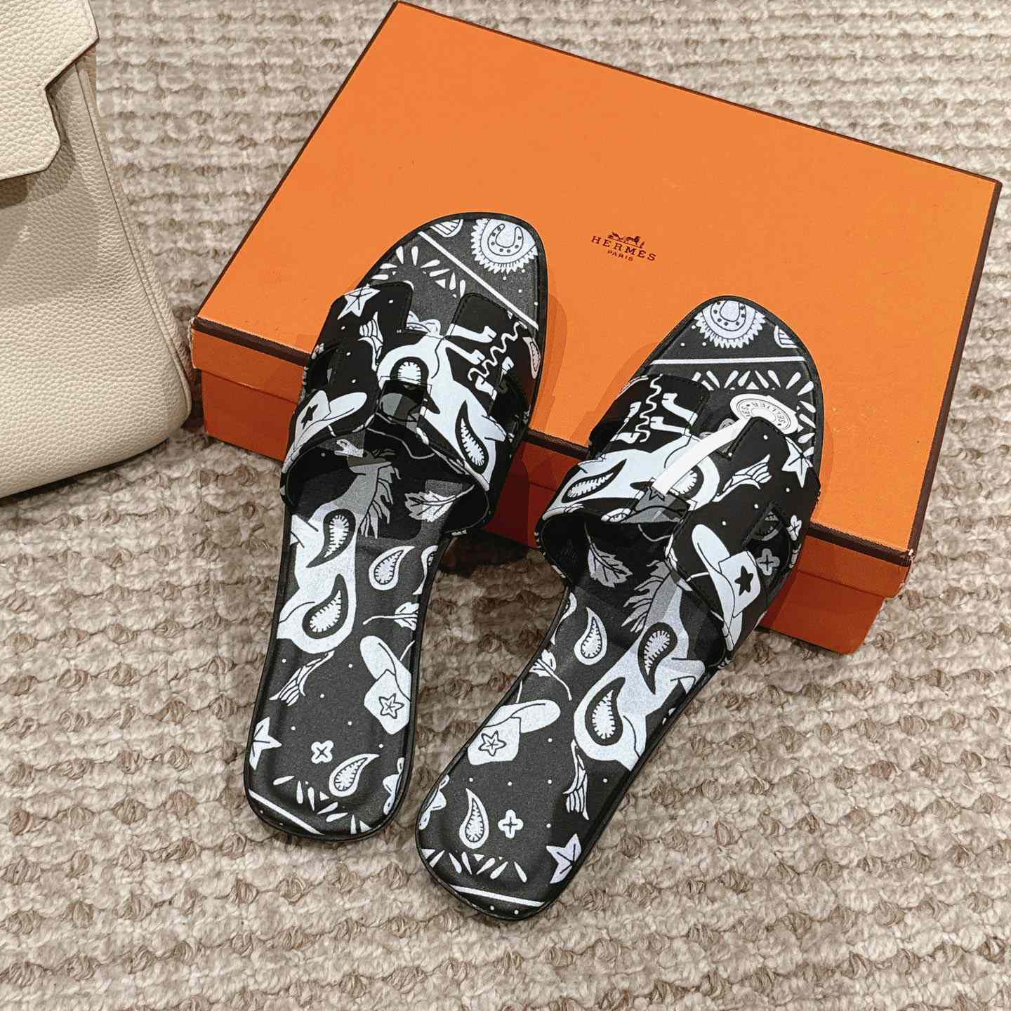 Hermes Oran Sandal - DopestKickz