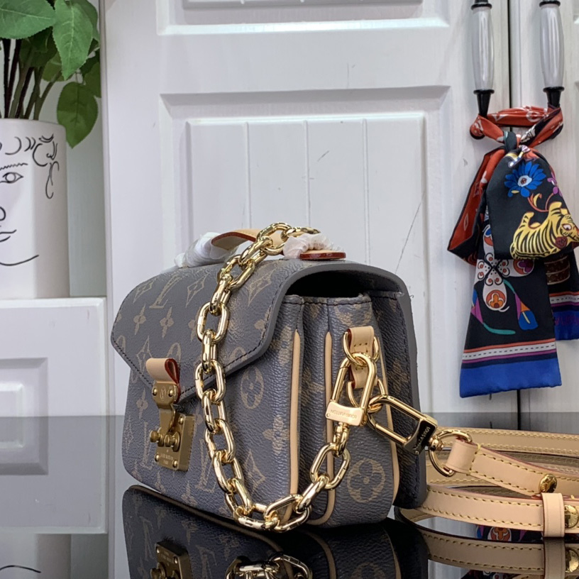 Louis Vuitton Pochette Métis East West  M12429 - DopestKickz