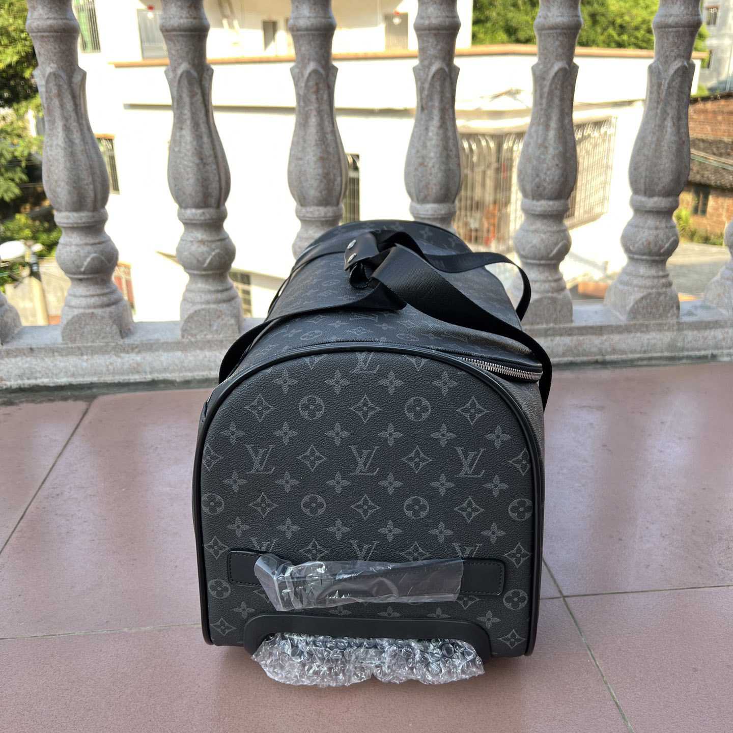 Louis Vuitton Horizon Soft Duffle 55 - DopestKickz