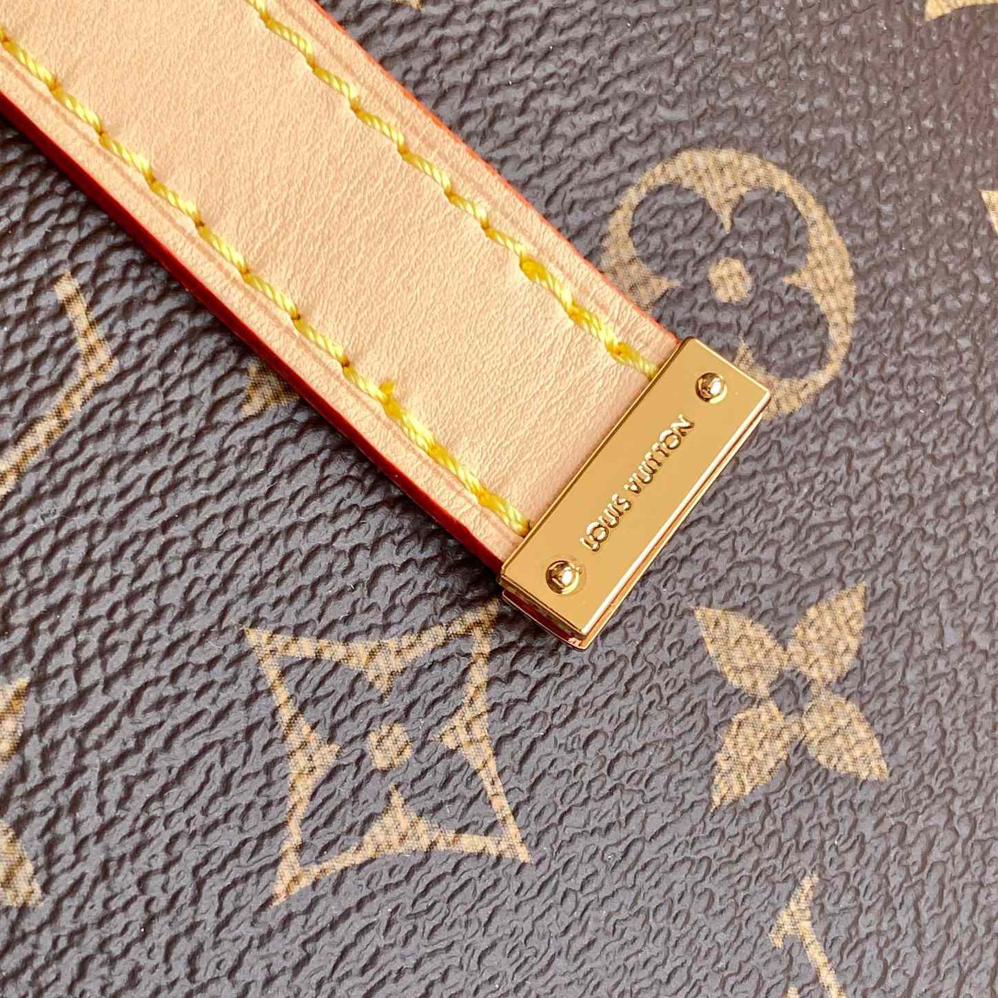 Louis Vuitton Mezzo   M47134 - DopestKickz