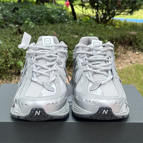 New Balance 1906R Sneakers      M1906AG - DopestKickz