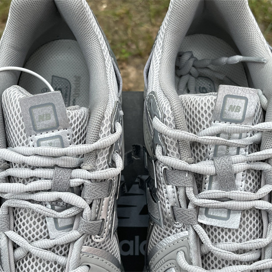 New Balance 1906R Sneakers      M1906AG - DopestKickz