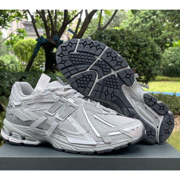 New Balance 1906R Sneakers      M1906AG - DopestKickz