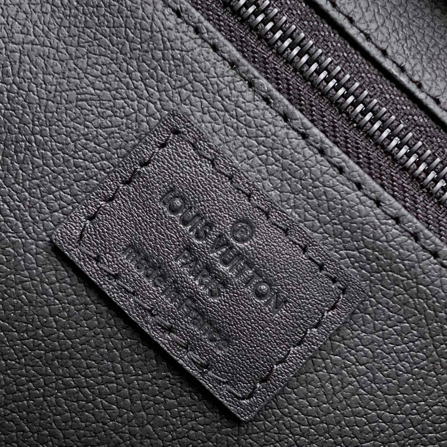 Louis Vuitton Dopp Kit    M59478 - DopestKickz