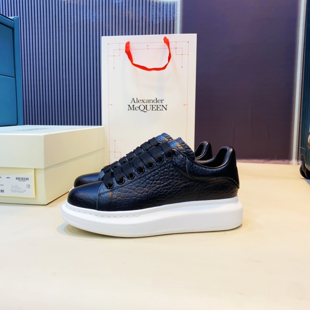 Alexander Mcqueen Oversized sneakers - DopestKickz
