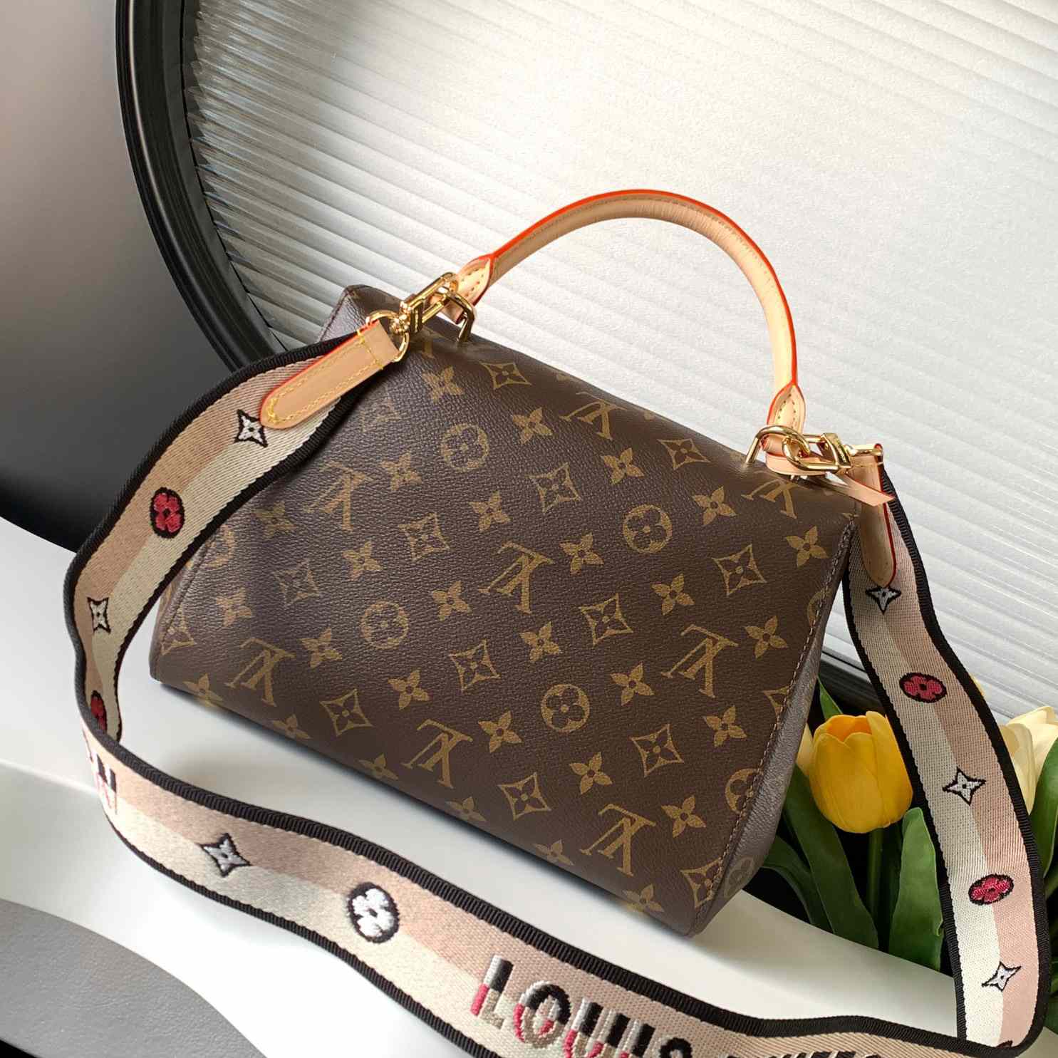 Louis Vuitton Cluny BB  M46372 - DopestKickz