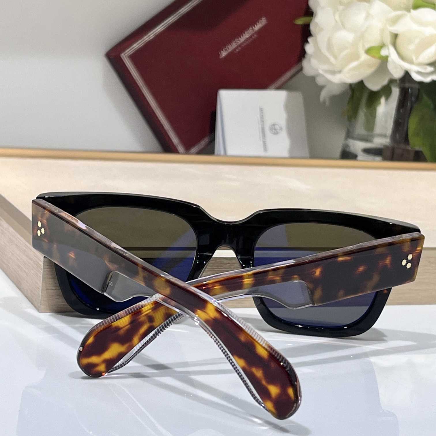 Jacquemus ENZO Sunglasses - DopestKickz