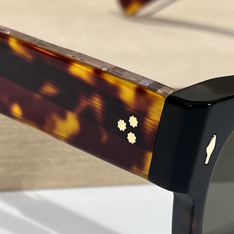 Jacquemus ENZO Sunglasses - DopestKickz