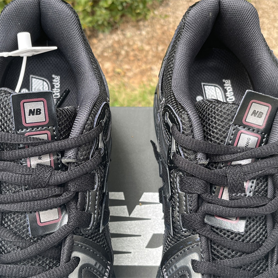 New Balance 1906R Sneakers      M1906AF  - DopestKickz