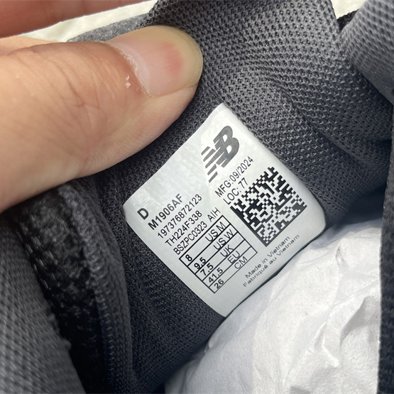 New Balance 1906R Sneakers      M1906AF  - DopestKickz