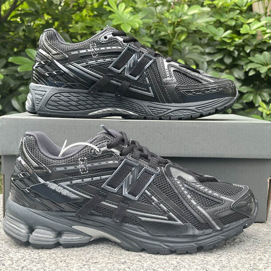 New Balance 1906R Sneakers      M1906AF  - DopestKickz