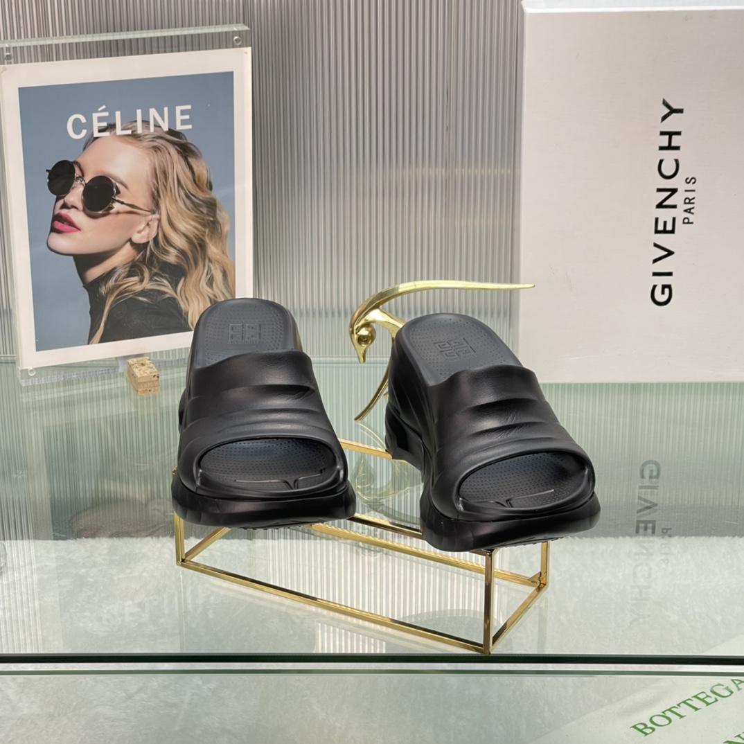 Givenchy Marshmallow Sandals In Rubber - DopestKickz