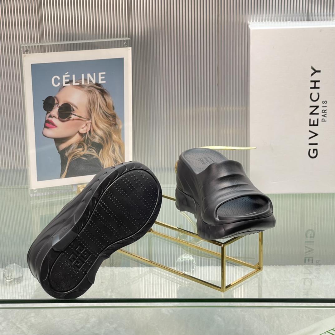 Givenchy Marshmallow Sandals In Rubber - DopestKickz