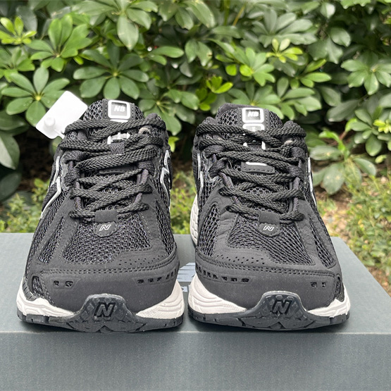 New Balance 1906R Sneakers      M1906RFB  - DopestKickz