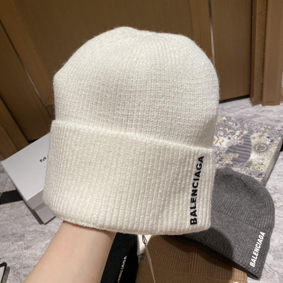 Balenciag Beanie  - DopestKickz
