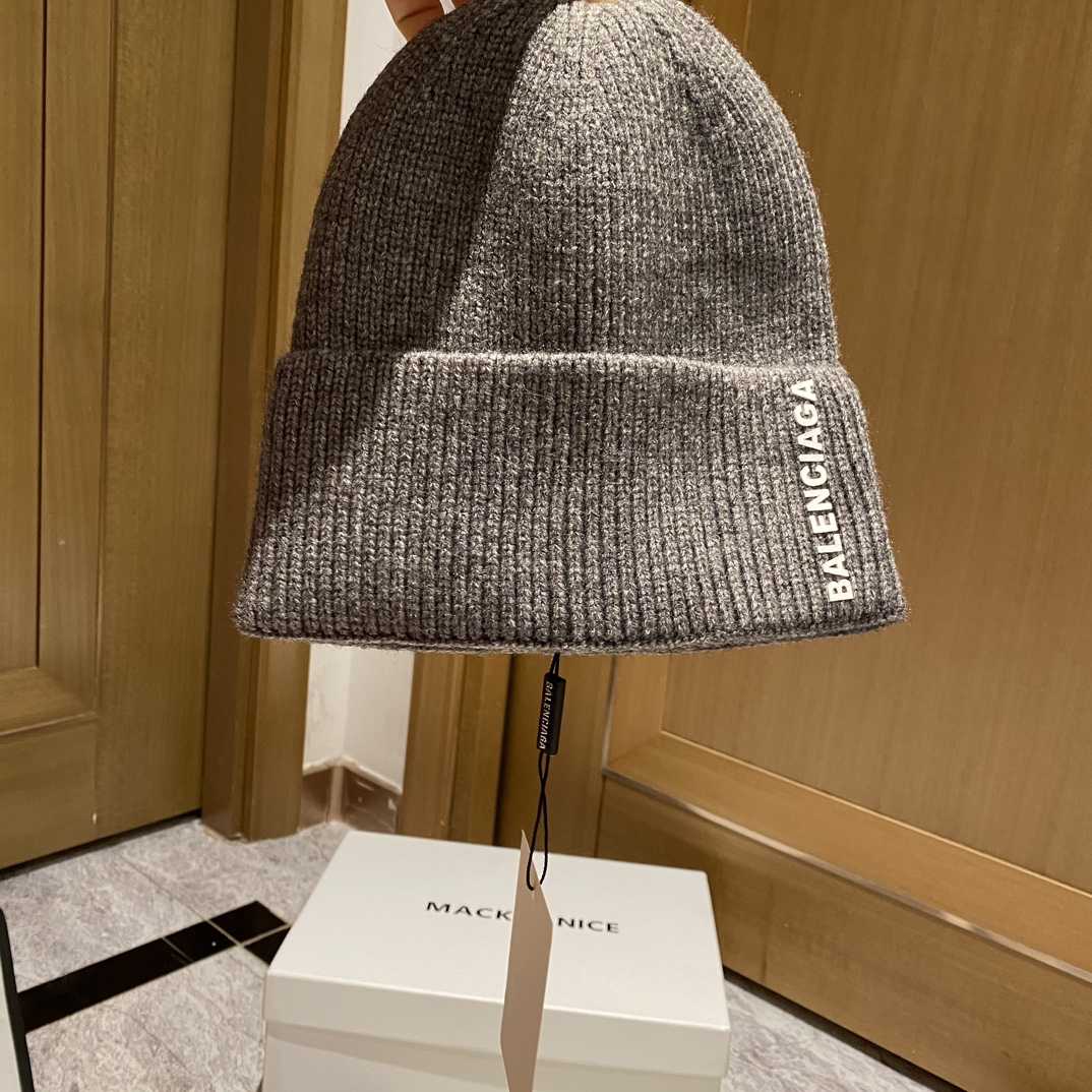 Balenciag Beanie  - DopestKickz