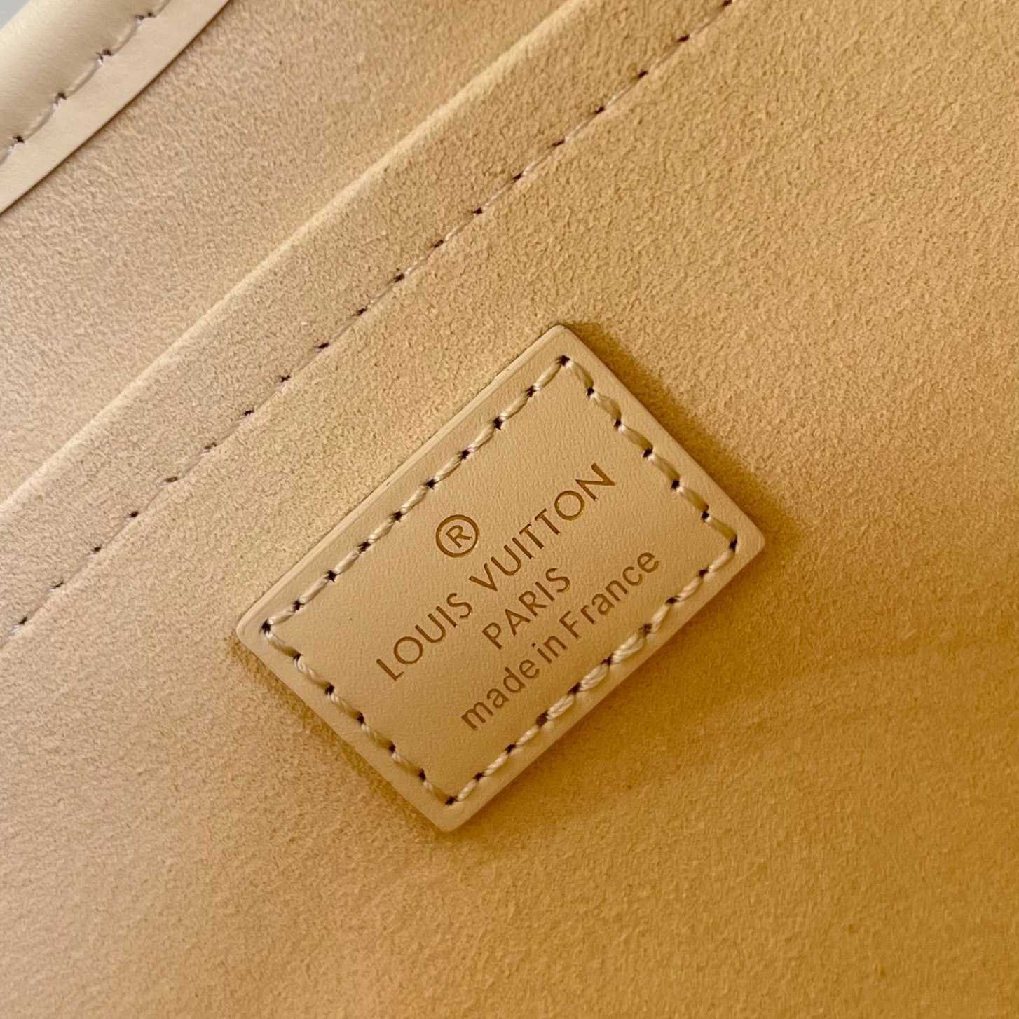 Louis Vuitton Babylone Tote PM   M11394 - DopestKickz