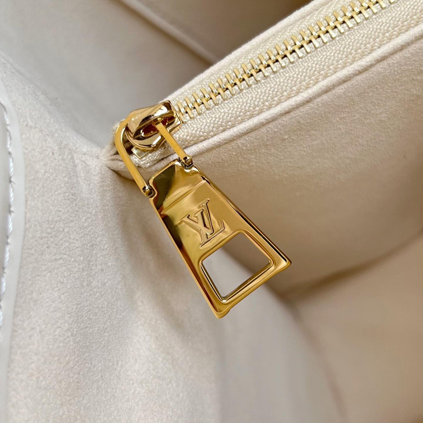 Louis Vuitton Babylone Tote PM   M11394 - DopestKickz