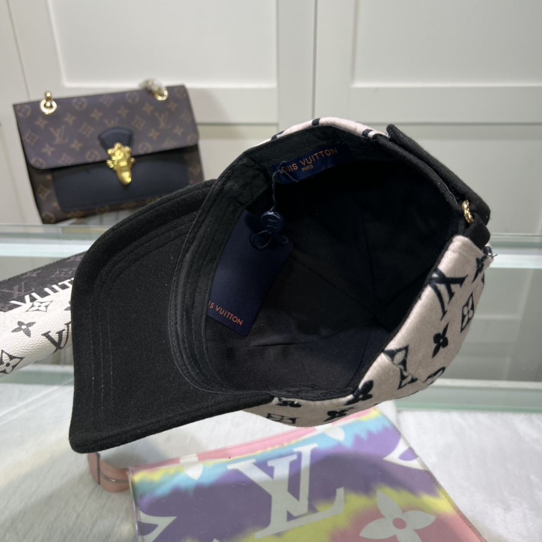 Louis Vuitton Cap - DopestKickz