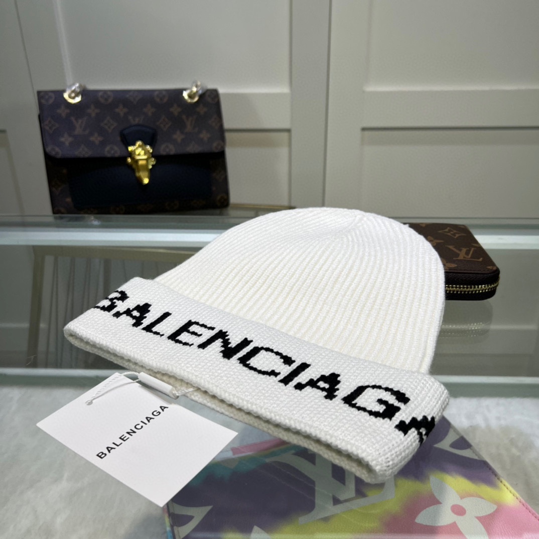 Balenciag Beanie  - DopestKickz