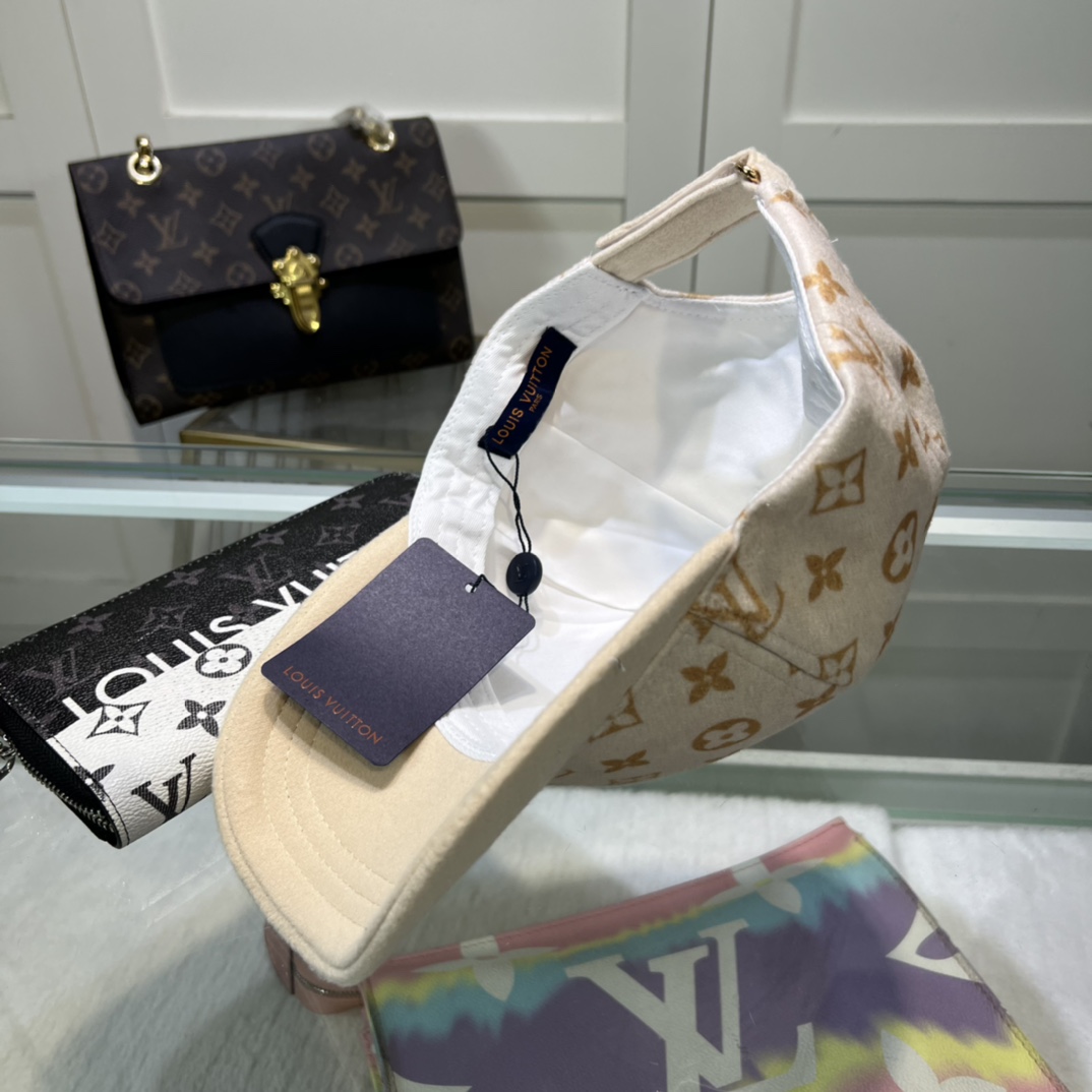 Louis Vuitton Cap - DopestKickz