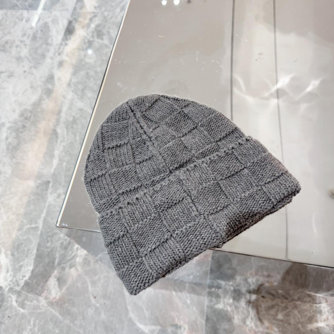 Louis Vuitton Pearls Beanie - DopestKickz