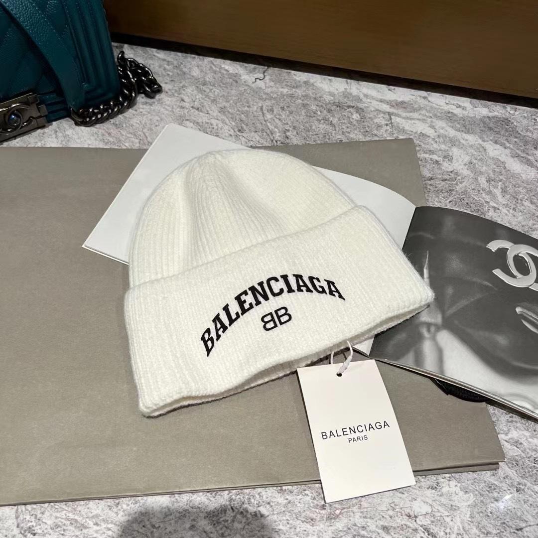 Balenciag Beanie  - DopestKickz