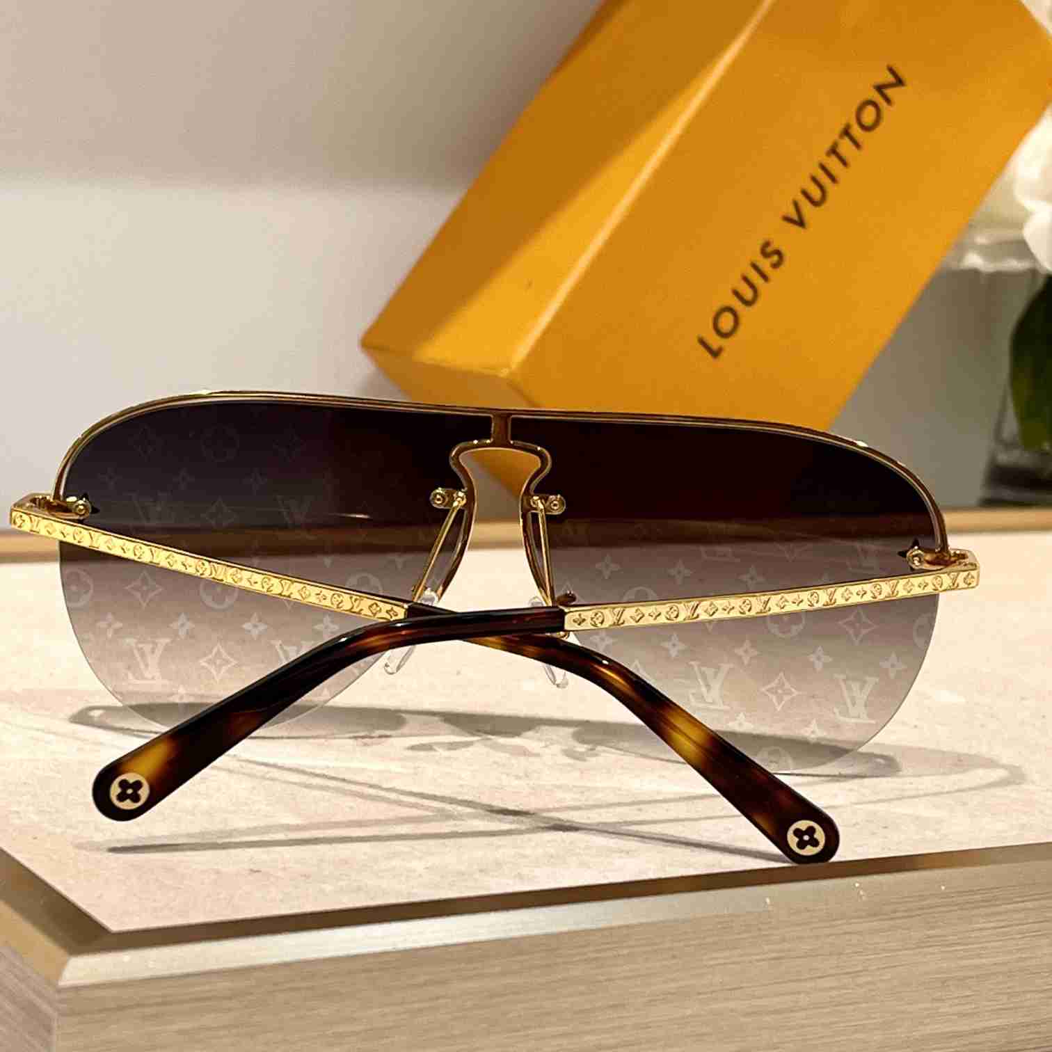 Louis Vuitton Grease Mask Sunglasses  Z1469 - DopestKickz