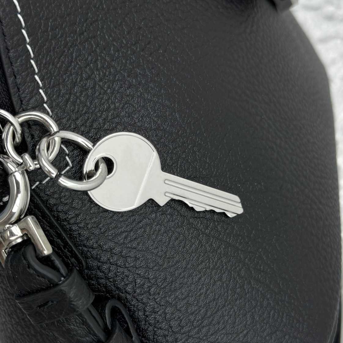 Maison Margiela Micro 5AC Classique Top-handle Bag （26x24x13cm） - DopestKickz