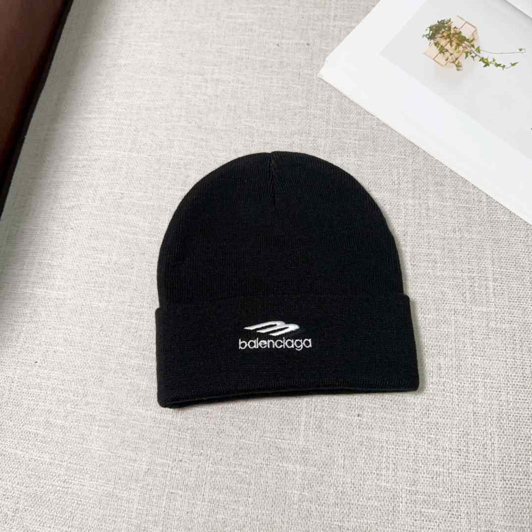 Balenciag Beanie  - DopestKickz
