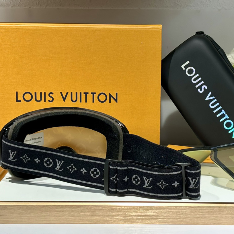 Louis Vuitton LV Snow Mask     - DopestKickz