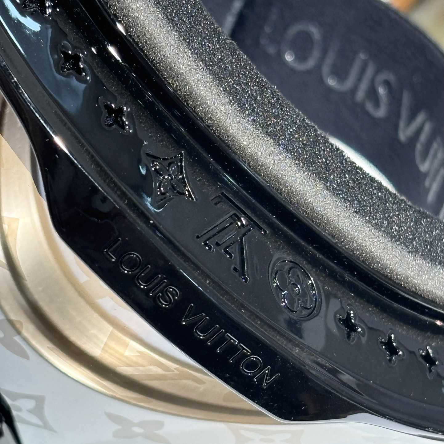 Louis Vuitton LV Snow Mask     - DopestKickz