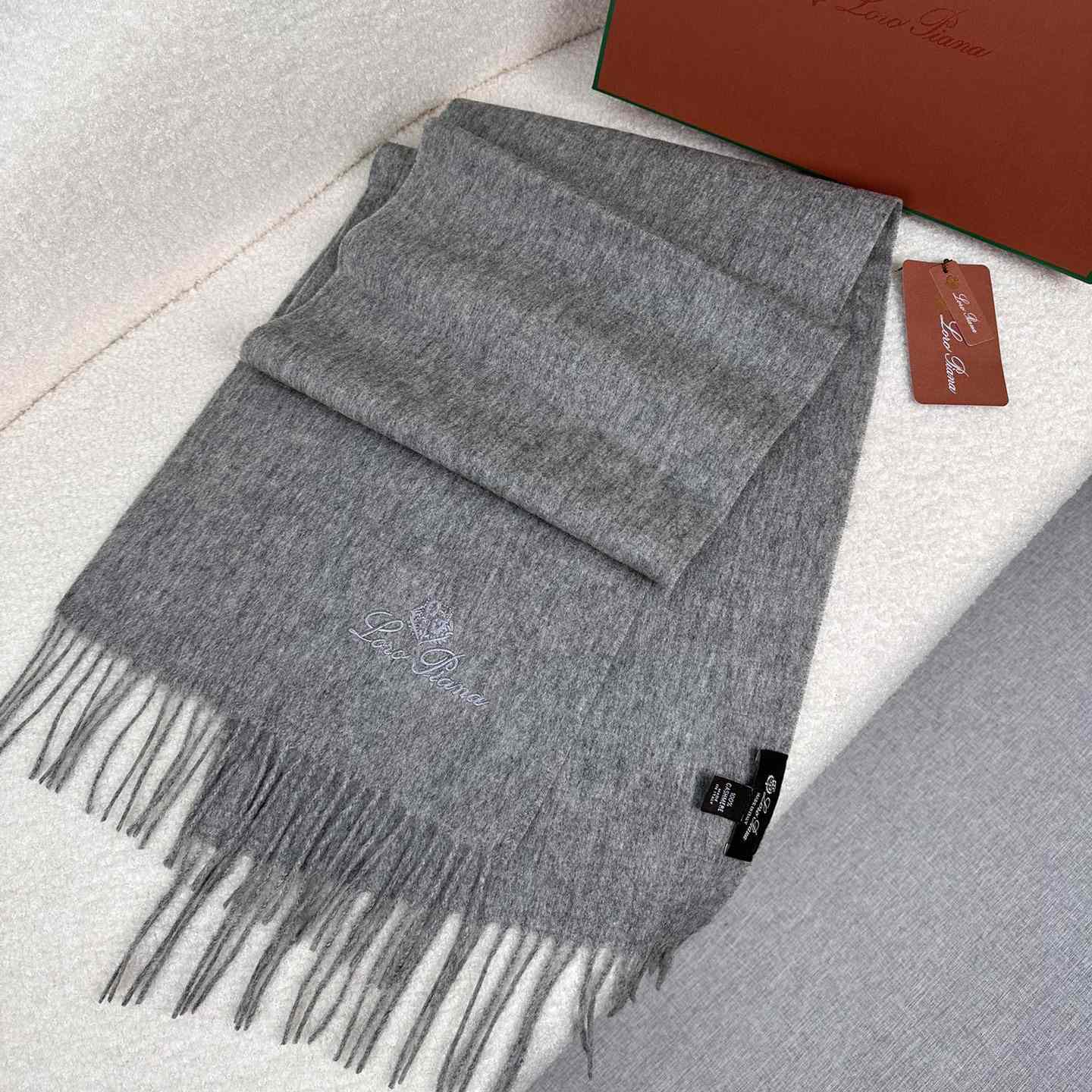 Loro Piana Grande Unita Scarf - DopestKickz