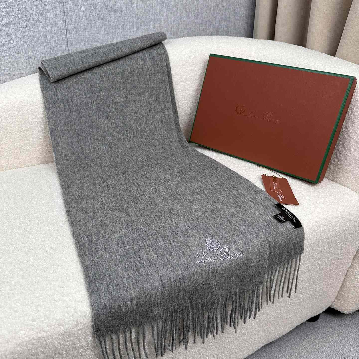 Loro Piana Grande Unita Scarf - DopestKickz